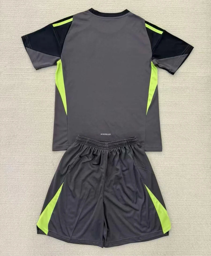 Kit ensemble football Real Madrid adulte enfant 2025/26