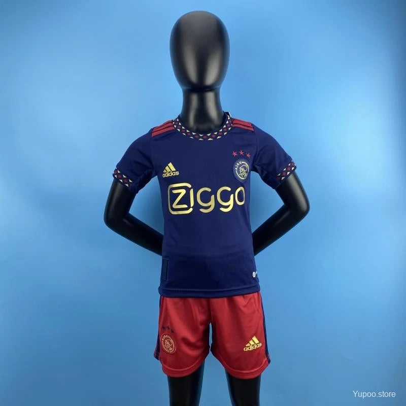 Kit Ajax Amsterdam exterieur 2022/23