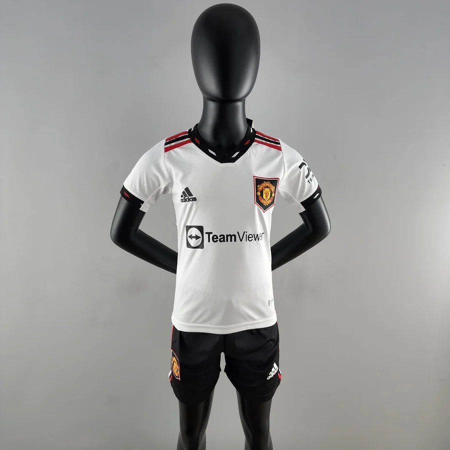 Kit Manchester United exterieur 2022/23