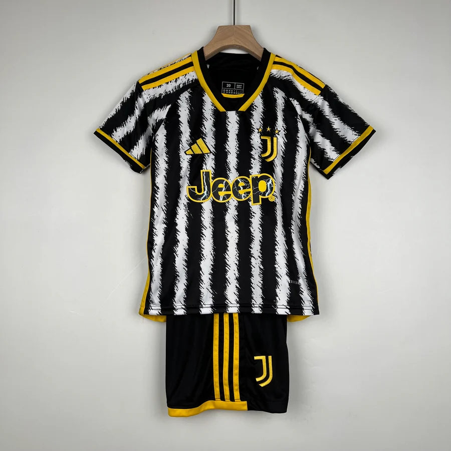 Kit ensemble football Juventus domicile 2023/24