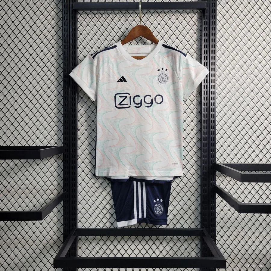 Kit Ajax Amsterdam exterieur 2023/24