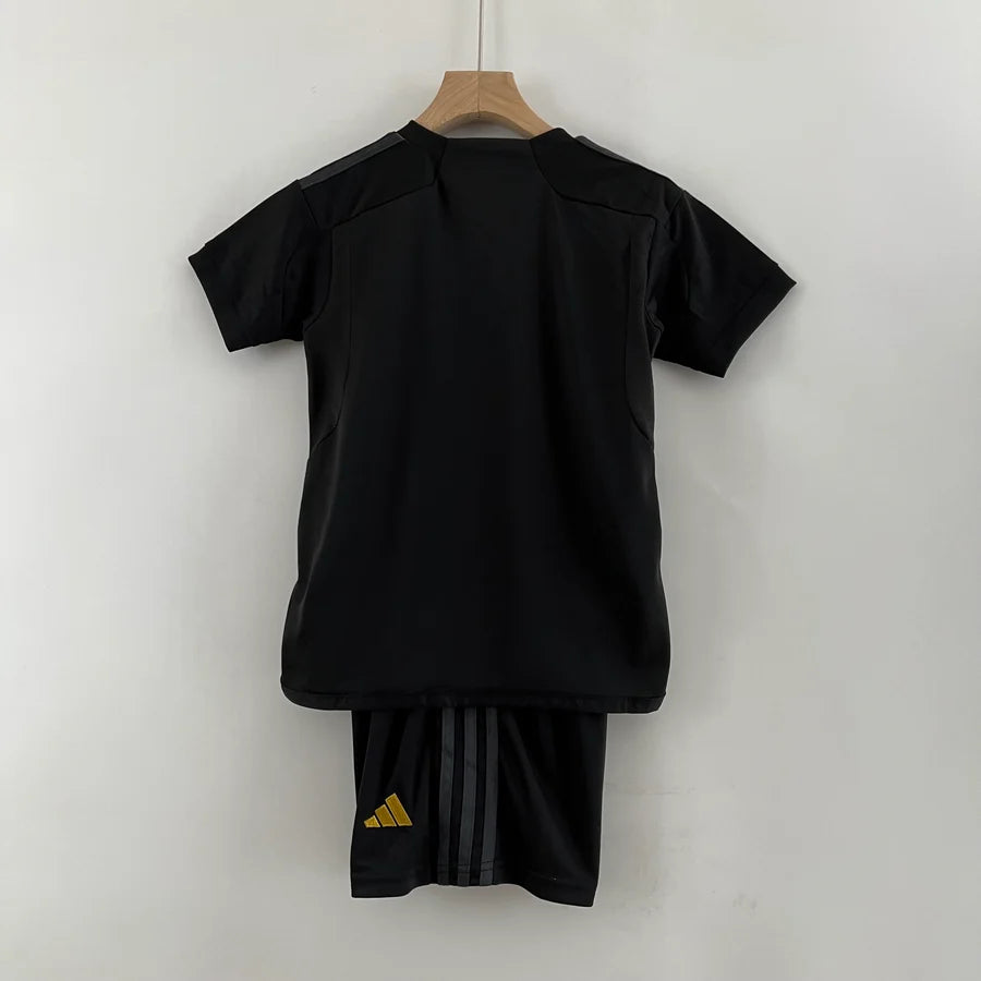 Kit ensemble football Real Madrid Third 2023/24
