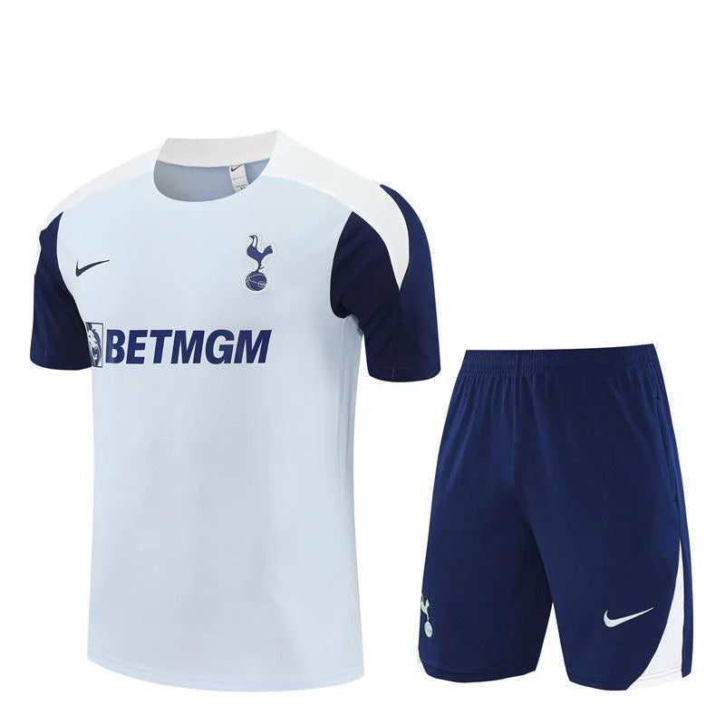 Kit ensemble football Tottenham training 2025/26