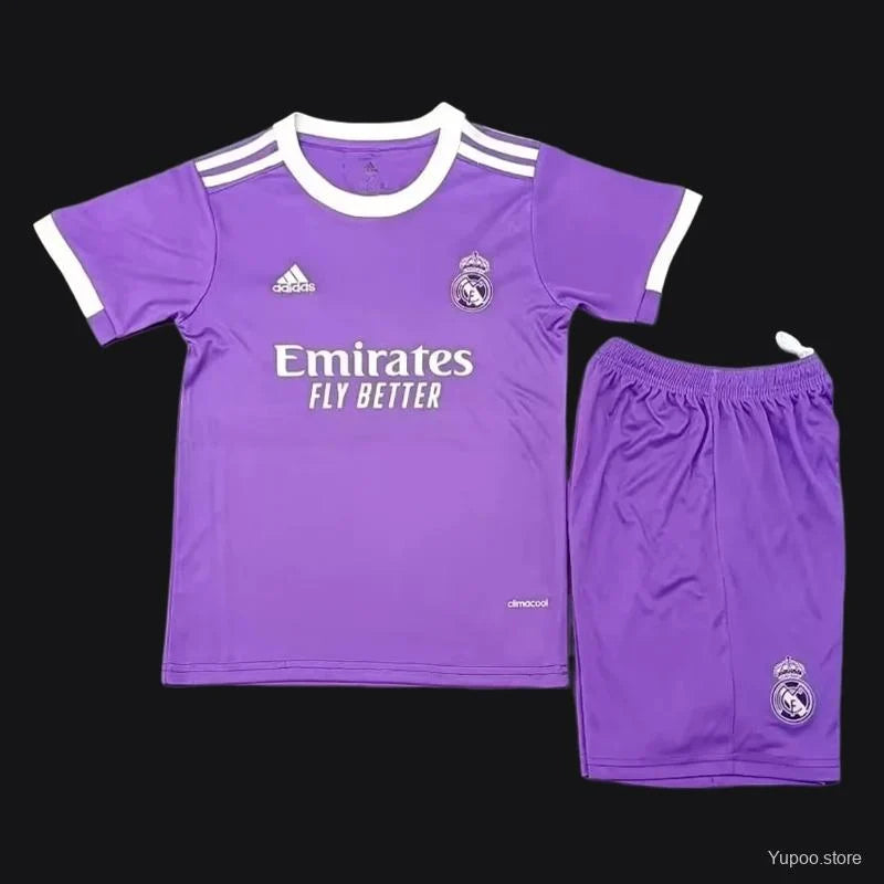 Kit Real Madrid exterieur 2016/17