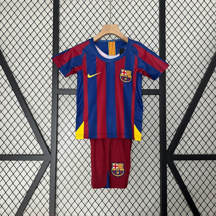 Kit enfant/adulte FC Barcelone/Barcelona domicile 2005/06