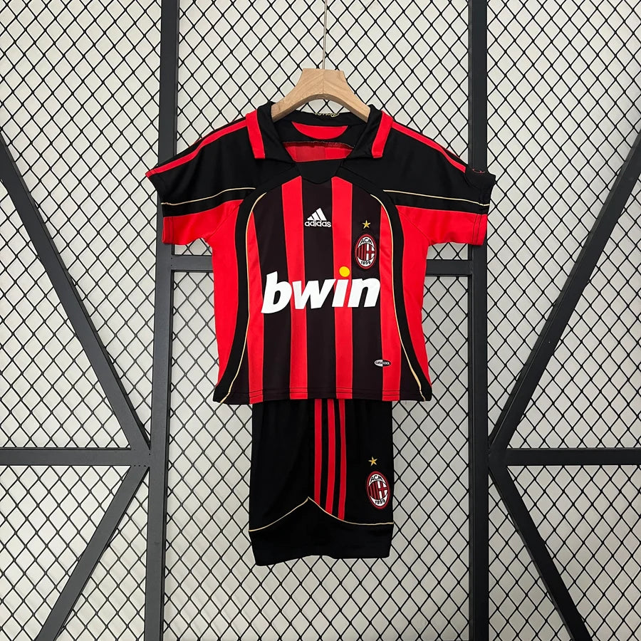 Kit ensemble Milan AC domicile adulte/enfant 2006/07