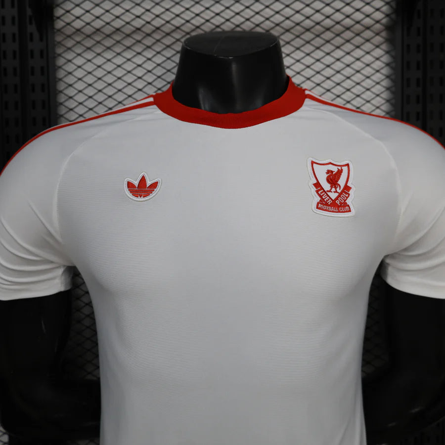 Liverpool Retro Player Football Shirt 2025/26 Version