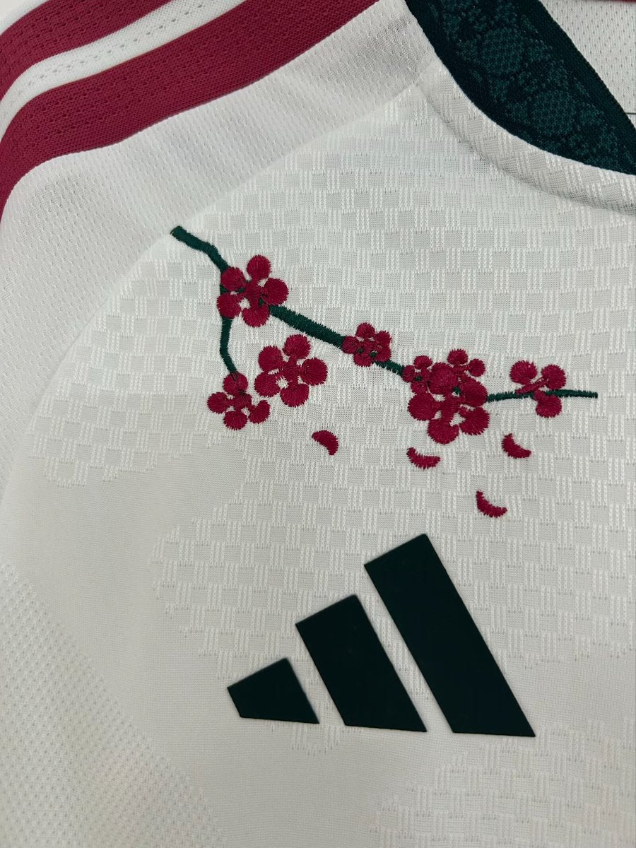 Maillot football Real Madrid Sakura Édition 2026/27