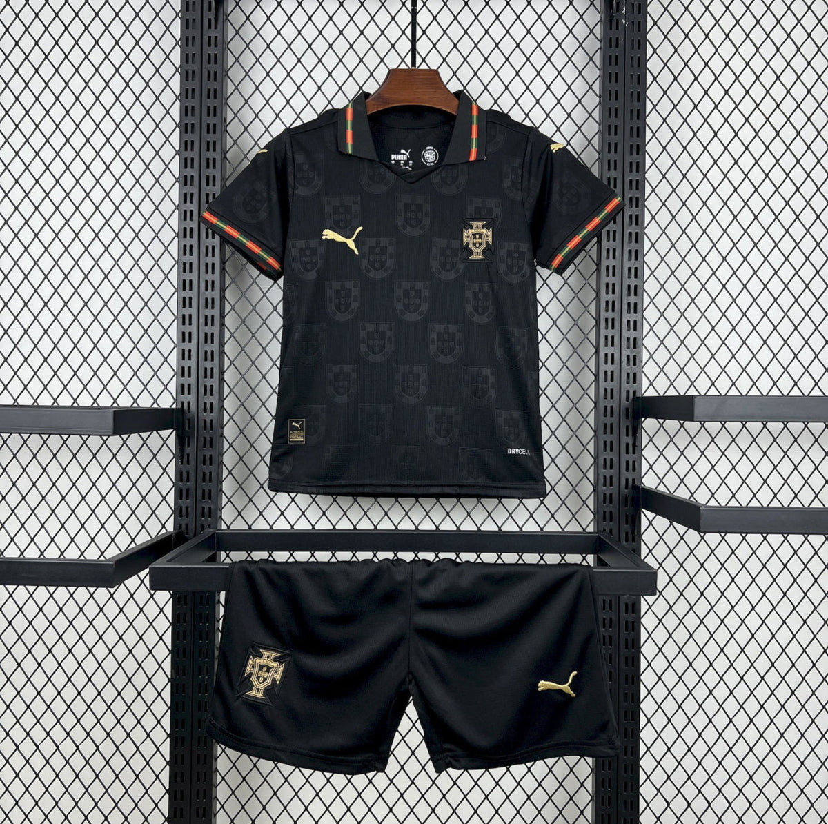 https://play-foot.fr/cdn/shop/files/IMG_0264_a6fc3431-bb5f-4bf2-bcb7-b3bb51630632.jpg