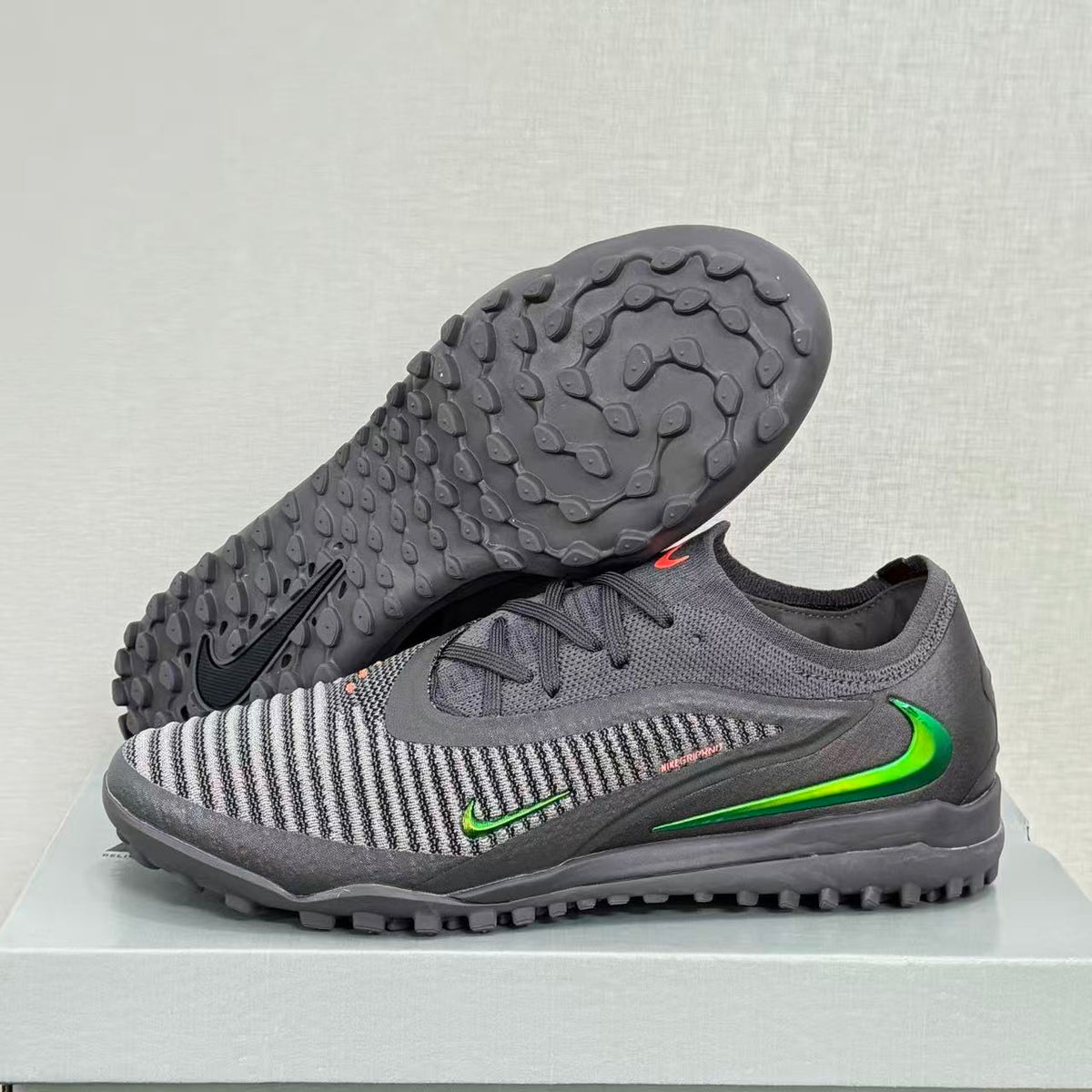 Nike ReactX Phantom 6 Low Pro TF – Indoor Futsal Basket de football