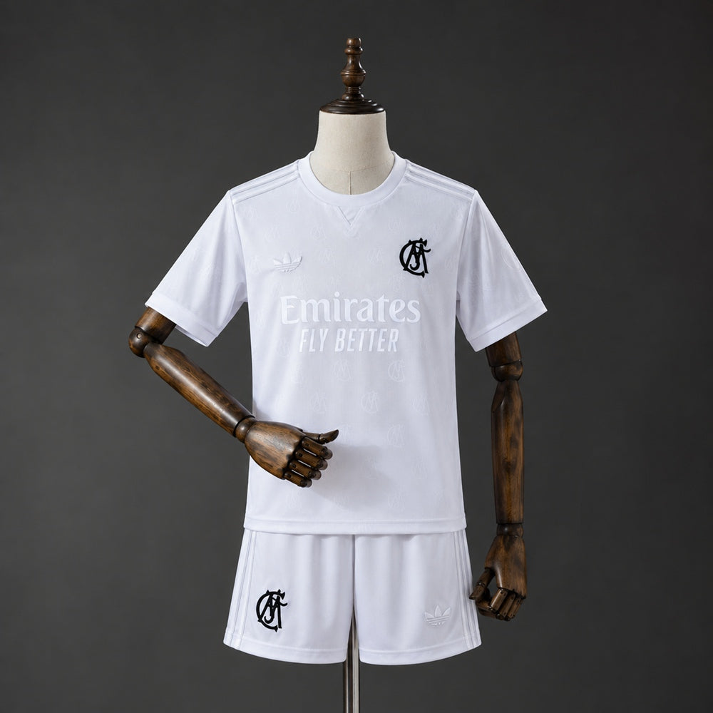 Kit ensemble football 125th Anniversary 2026/27 .