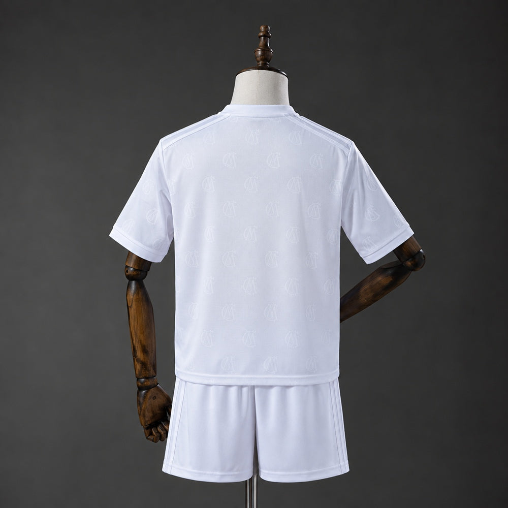 Kit ensemble football 125th Anniversary 2026/27 .