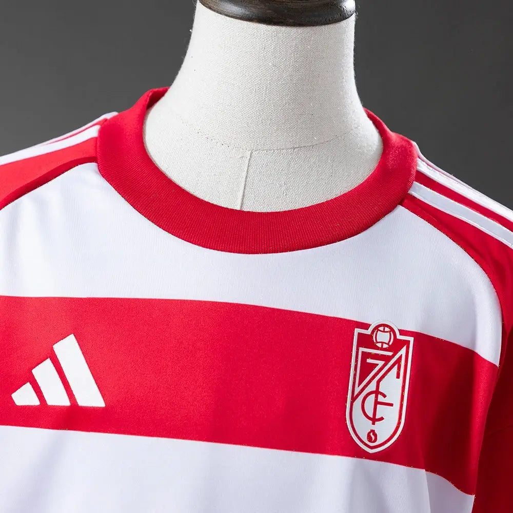 Kit Ensemble Football Granada Domicile Enfant 2025/26.