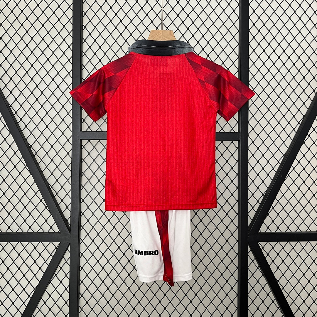 Kit Ensemble Football M-U Domicile Enfant Rétro 1996/97