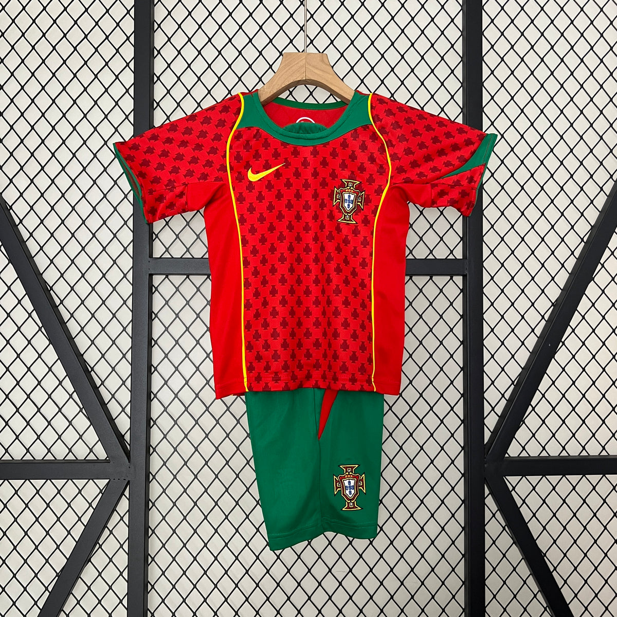 Kit Ensemble Football Portugal Domicile Enfant Rétro 2004