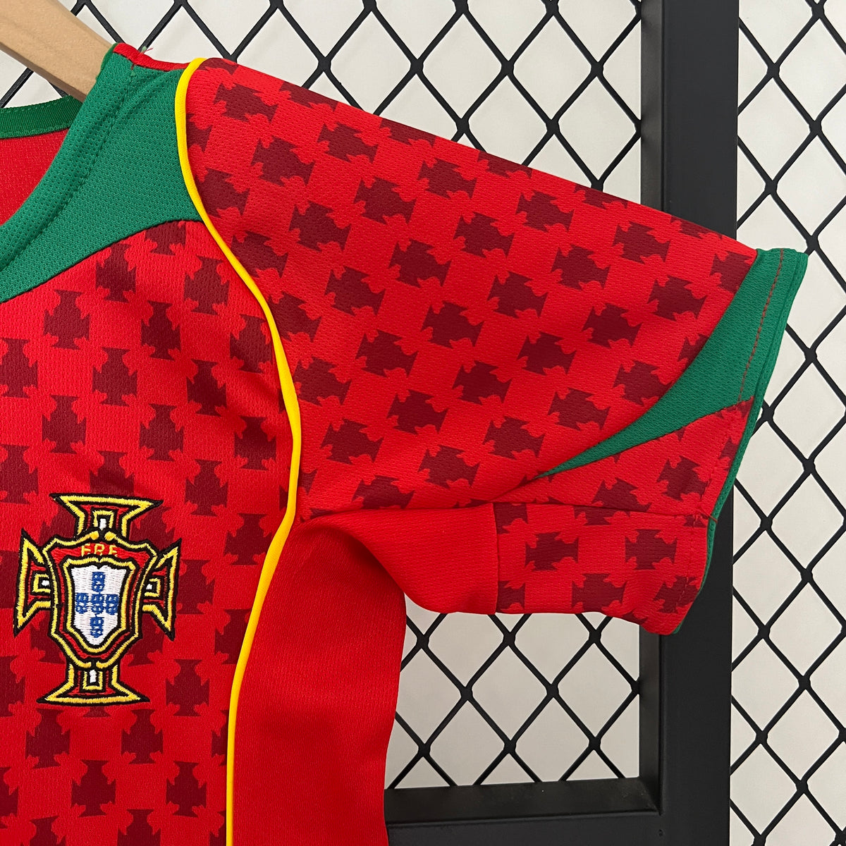 Kit Ensemble Football Portugal Domicile Enfant Rétro 2004
