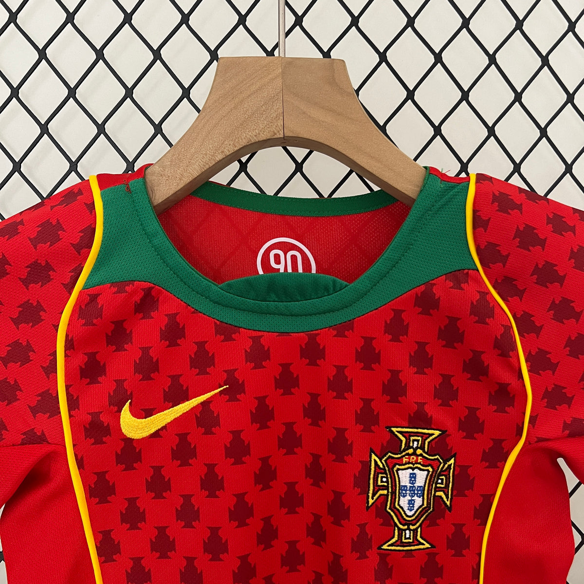 Kit Ensemble Football Portugal Domicile Enfant Rétro 2004