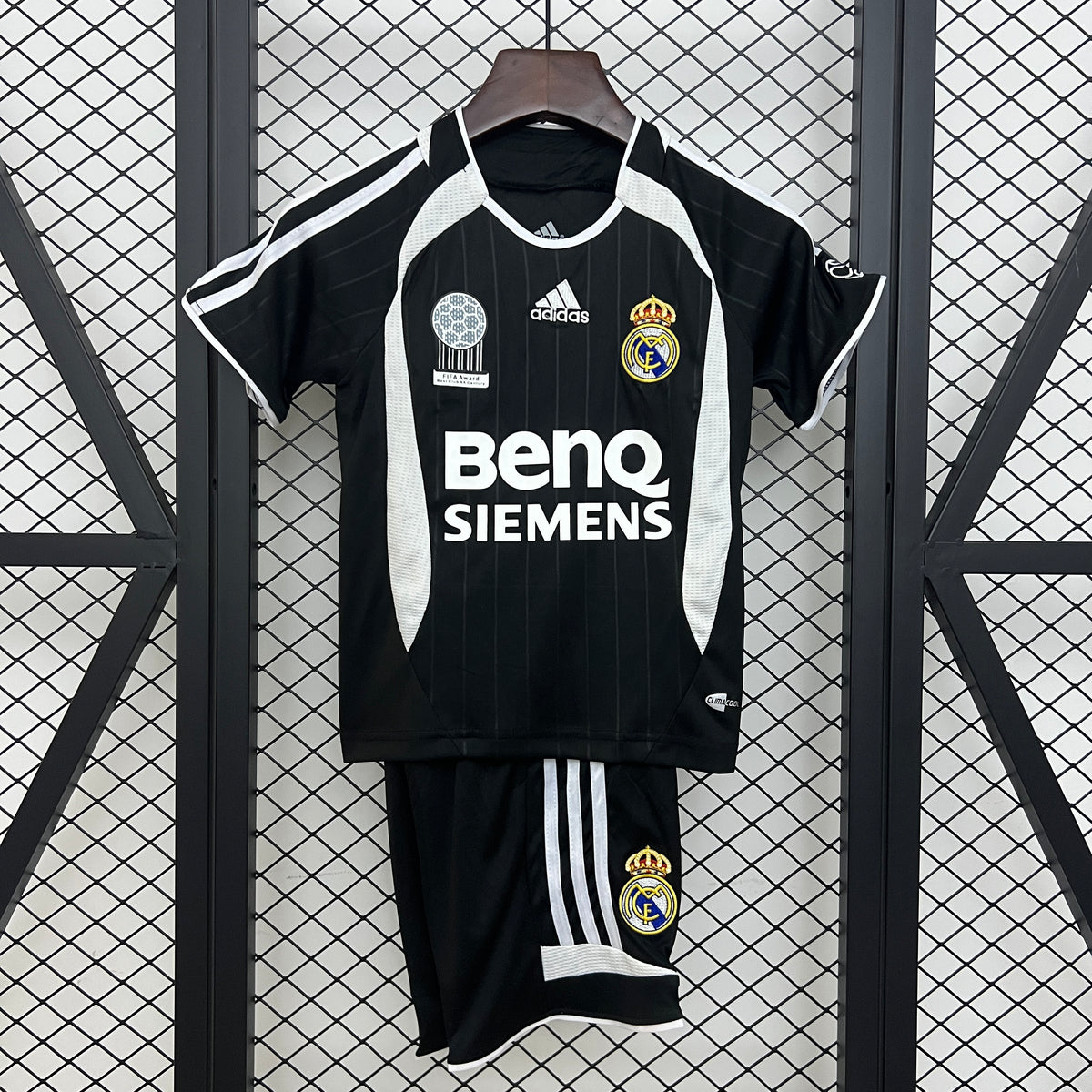 Kit Ensemble Football Real Madrid Extérieur Enfant Rétro 2006/07