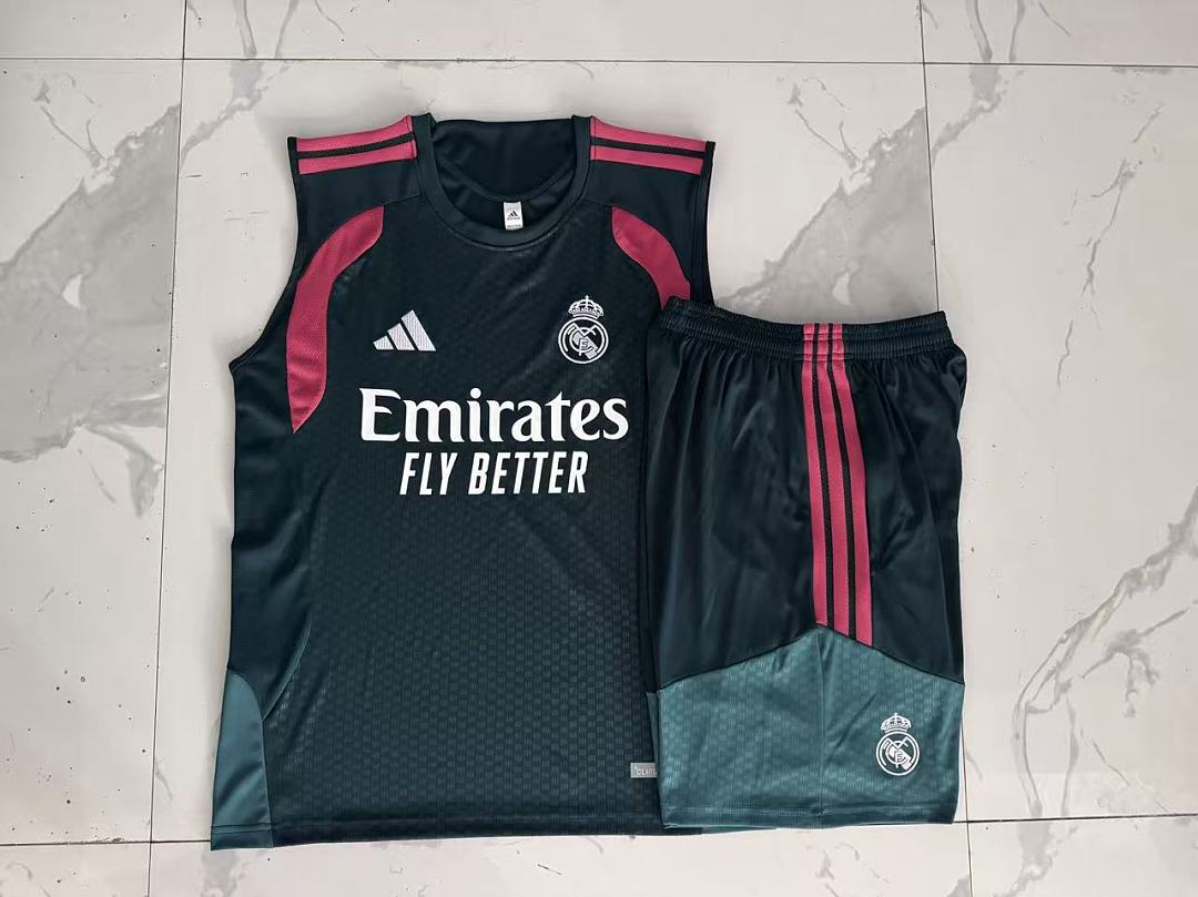 Kit Football Madrid Ensemble Training 2026/27