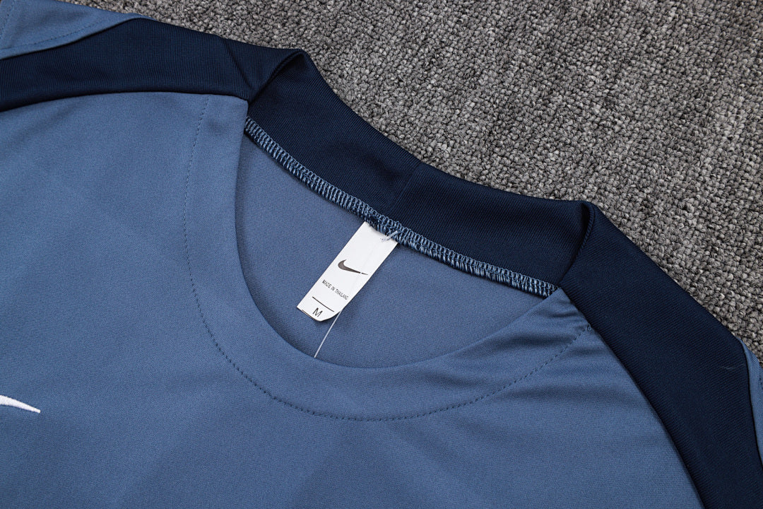 Kit Football Paris Ensemble Training 2025/26