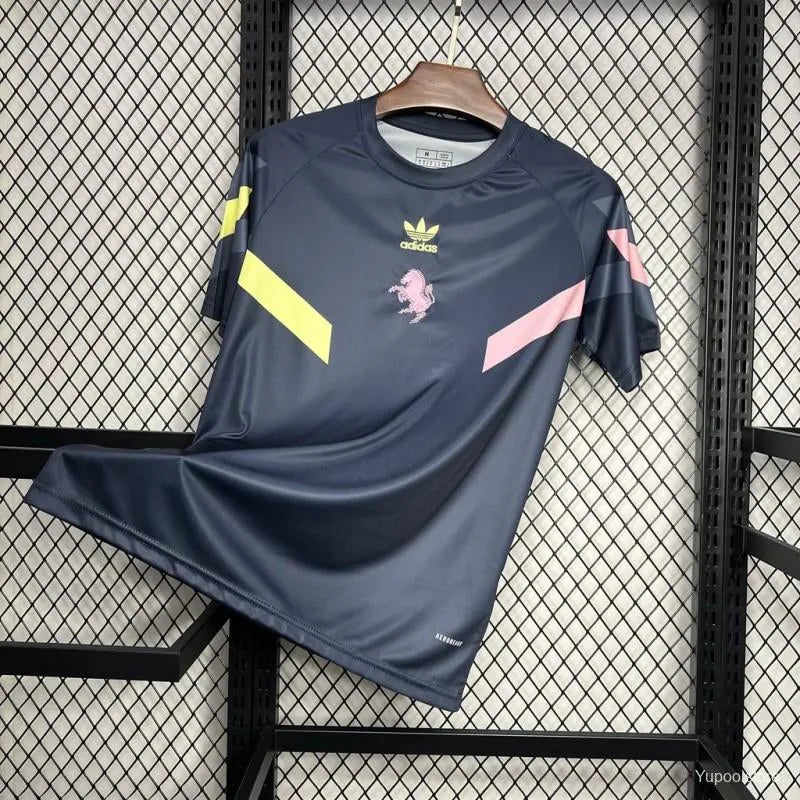 Maillot football Juventus pré-match rétro 2024/25