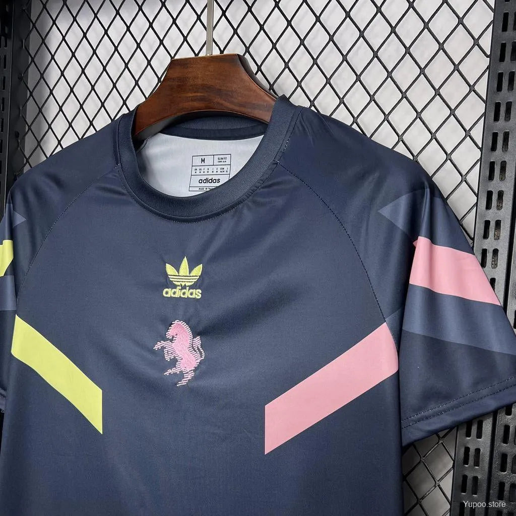 Maillot football Juventus pré-match rétro 2024/25