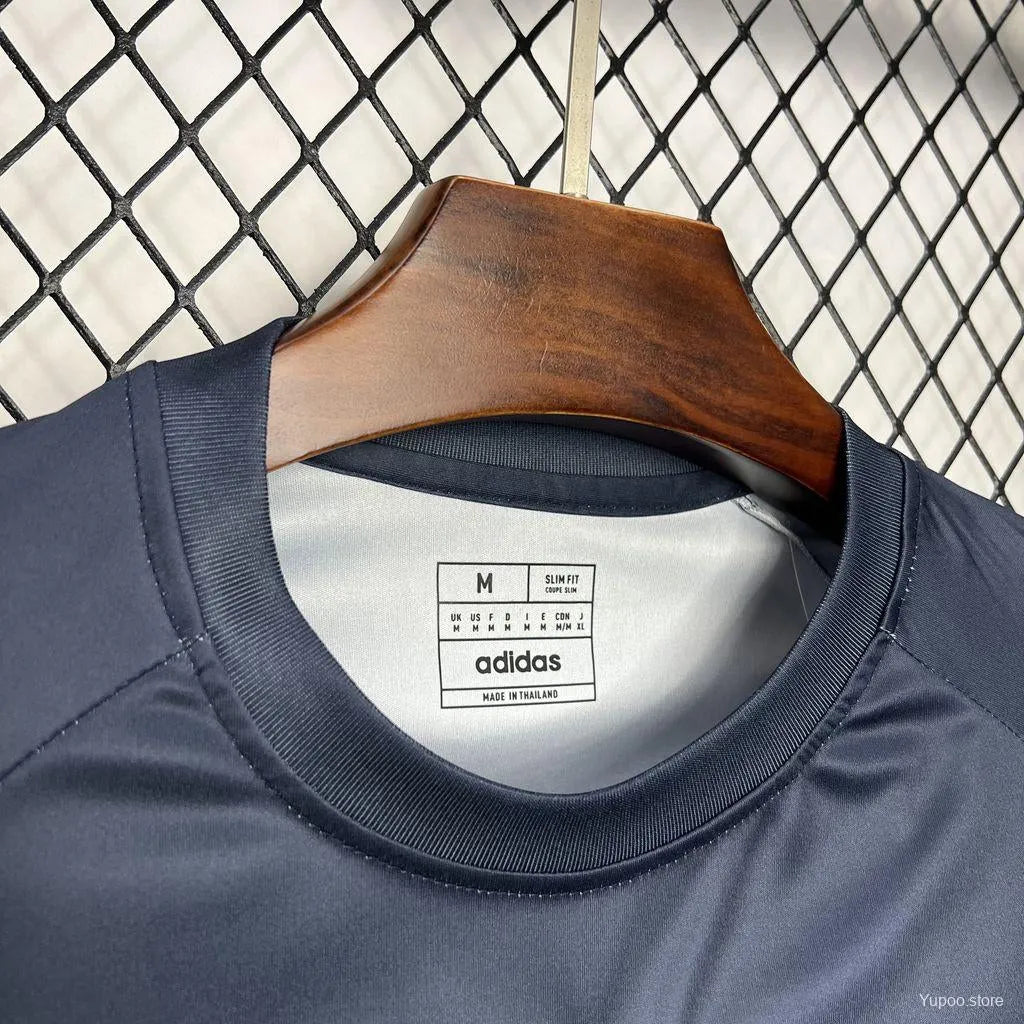 Maillot football Juventus pré-match rétro 2024/25