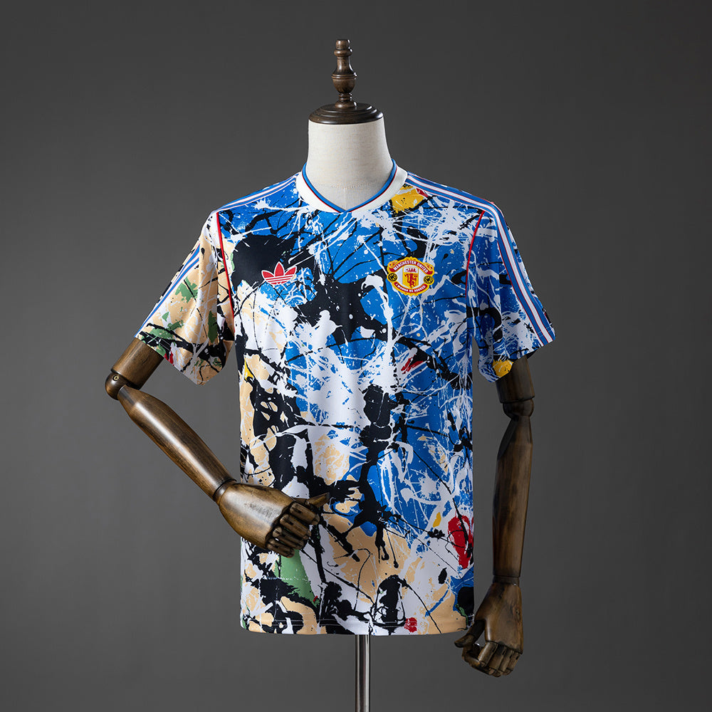 Maillot football M-U 26/27 Collaboration Rose