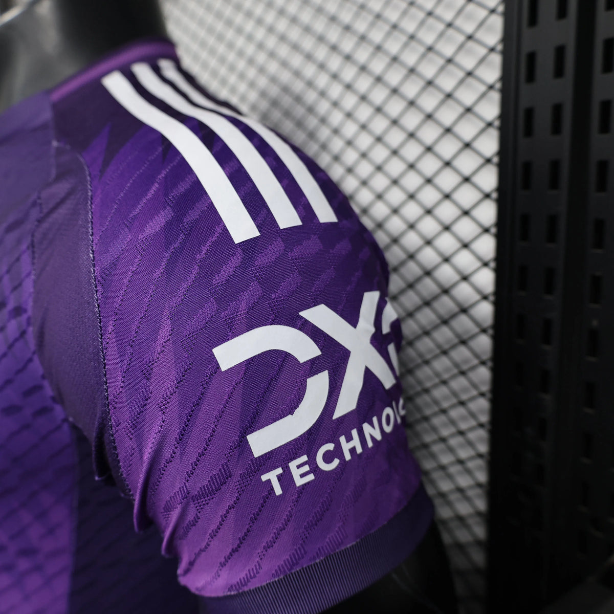 Maillot football Manchester United violet Player Version 2025/26
