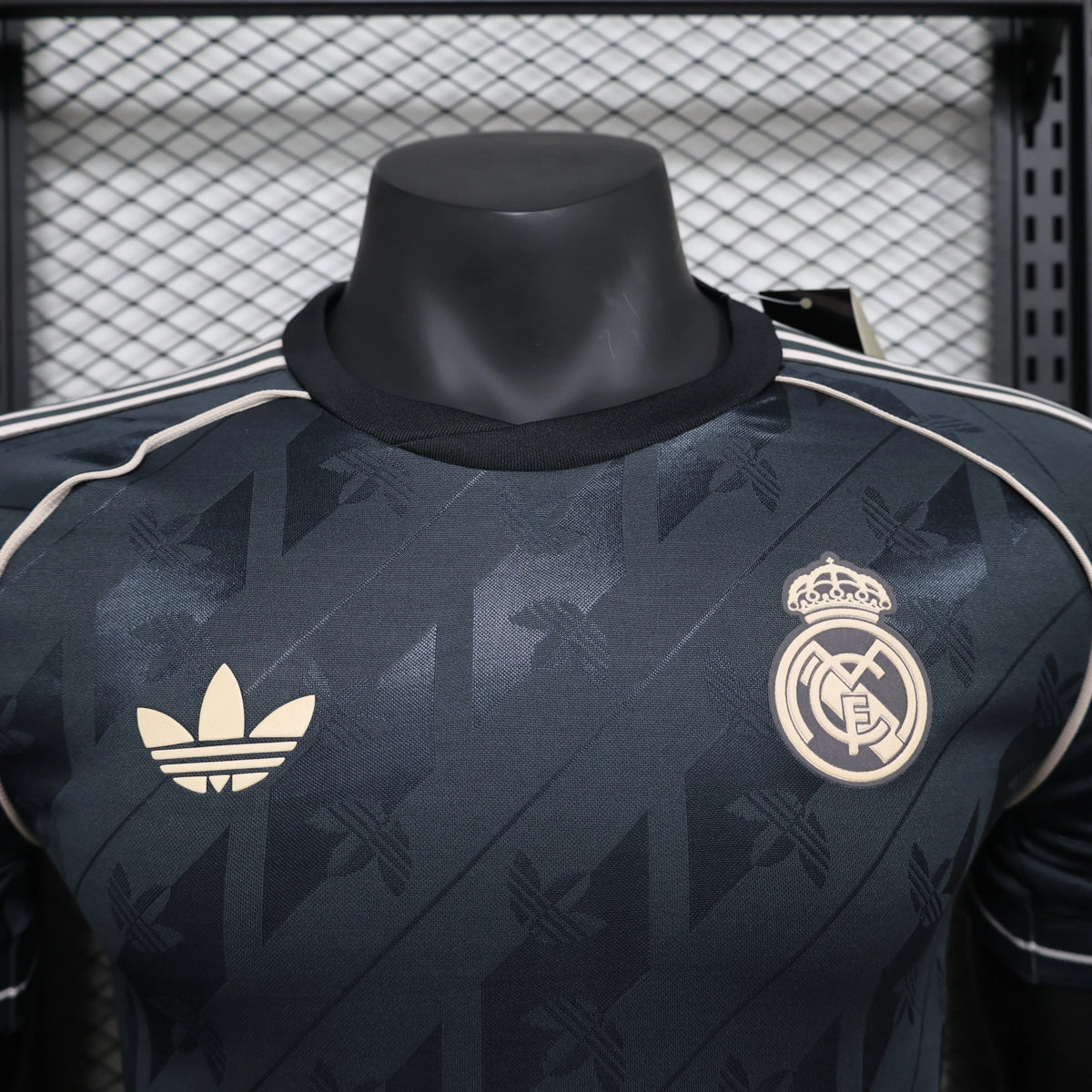 Maillot football Real Madrid Black Adidas Originals Player Version 2024/25