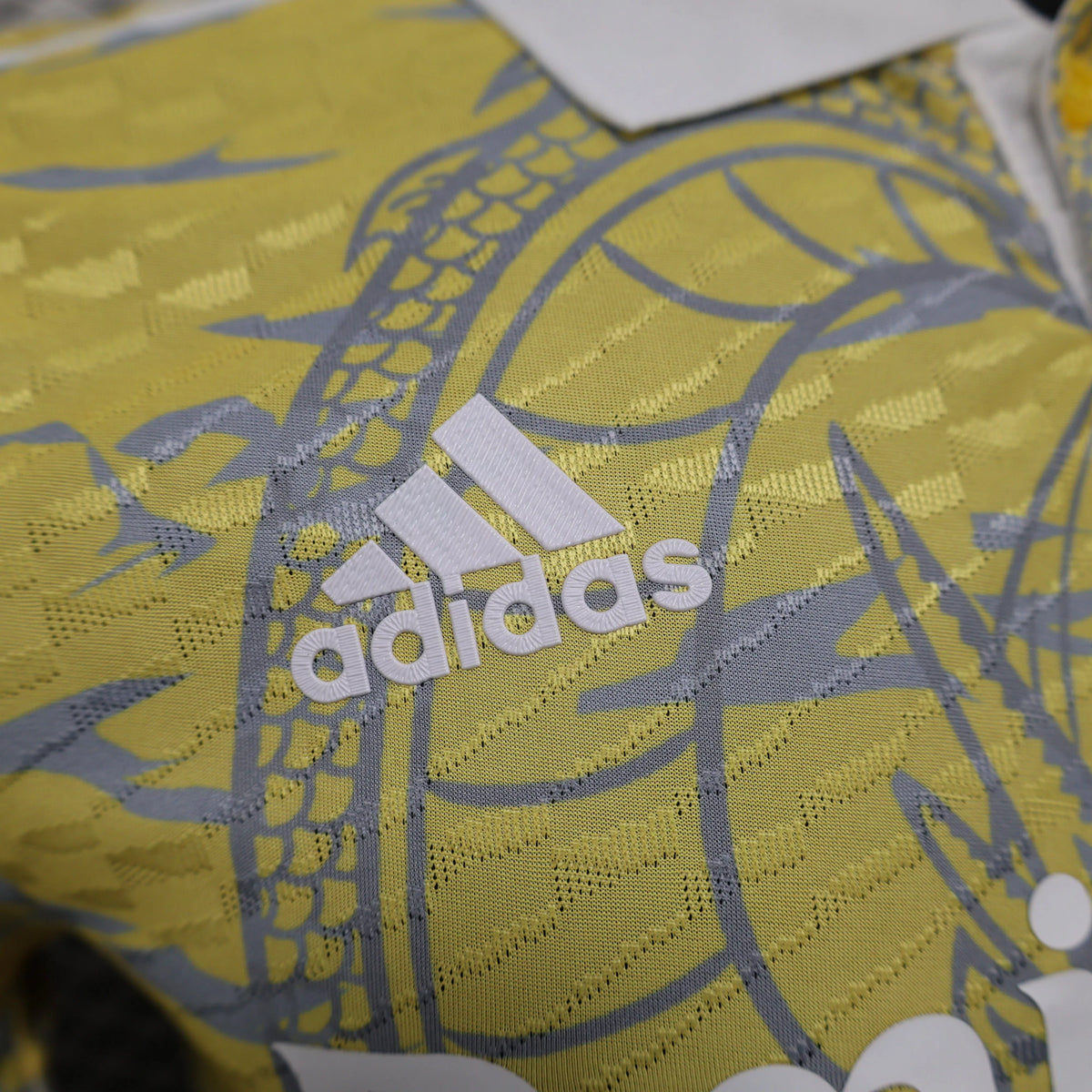 Maillot football Real Madrid Dragon Jaune Player Version 2025/26