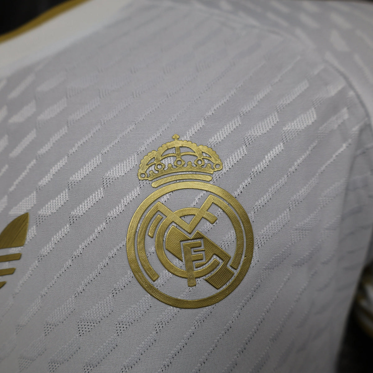 Maillot football Real Madrid Gold Dragon Player Version 2024/25