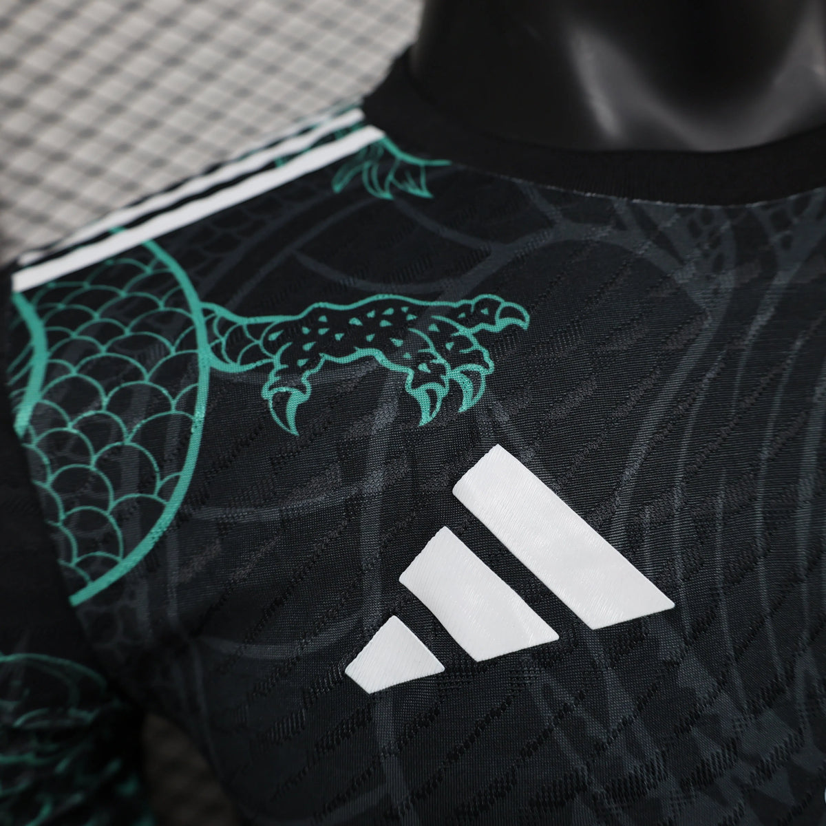 Maillot football Real Madrid Green Dragon Player Version 2025/26