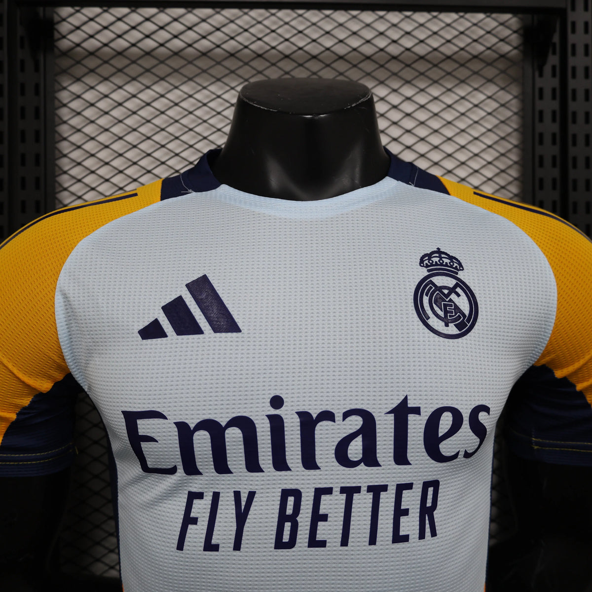 Maillot football Real Madrid Training Entraînement Player Version 2024/25
