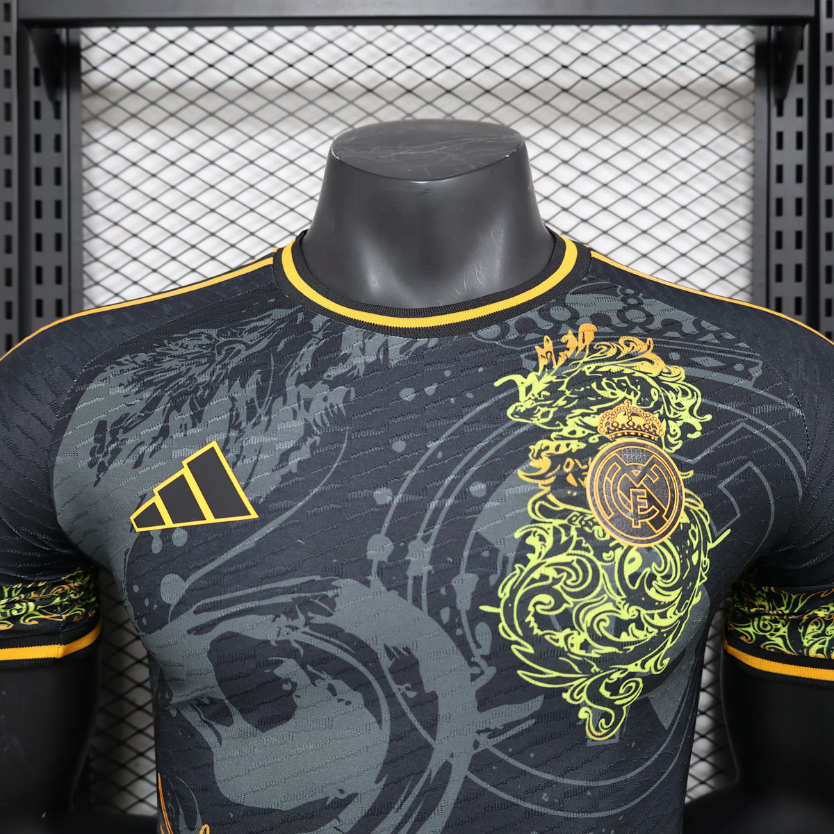 Maillot football Real Madrid Yellow Dragon Player Version 2024/25