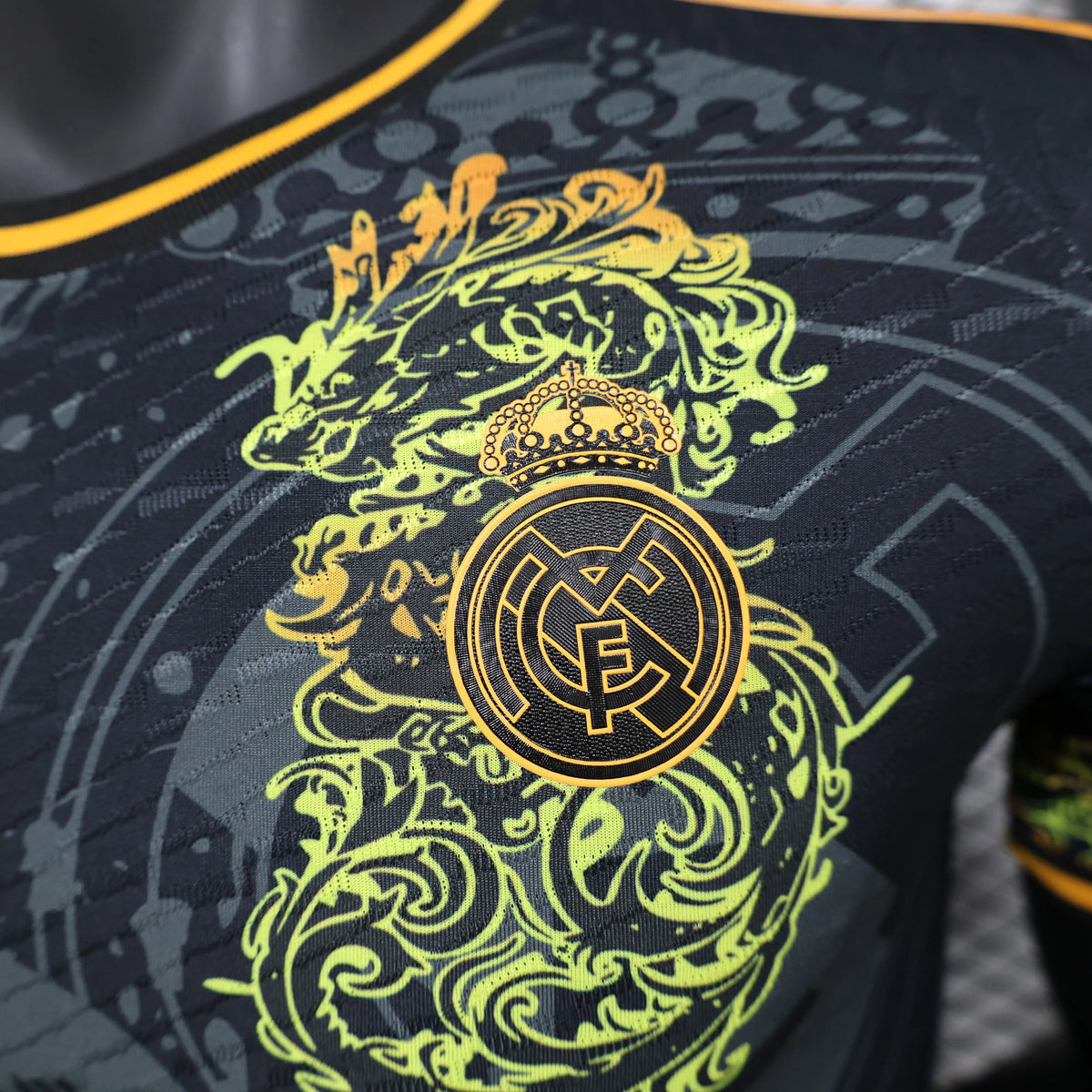 Maillot football Real Madrid Yellow Dragon Player Version 2024/25