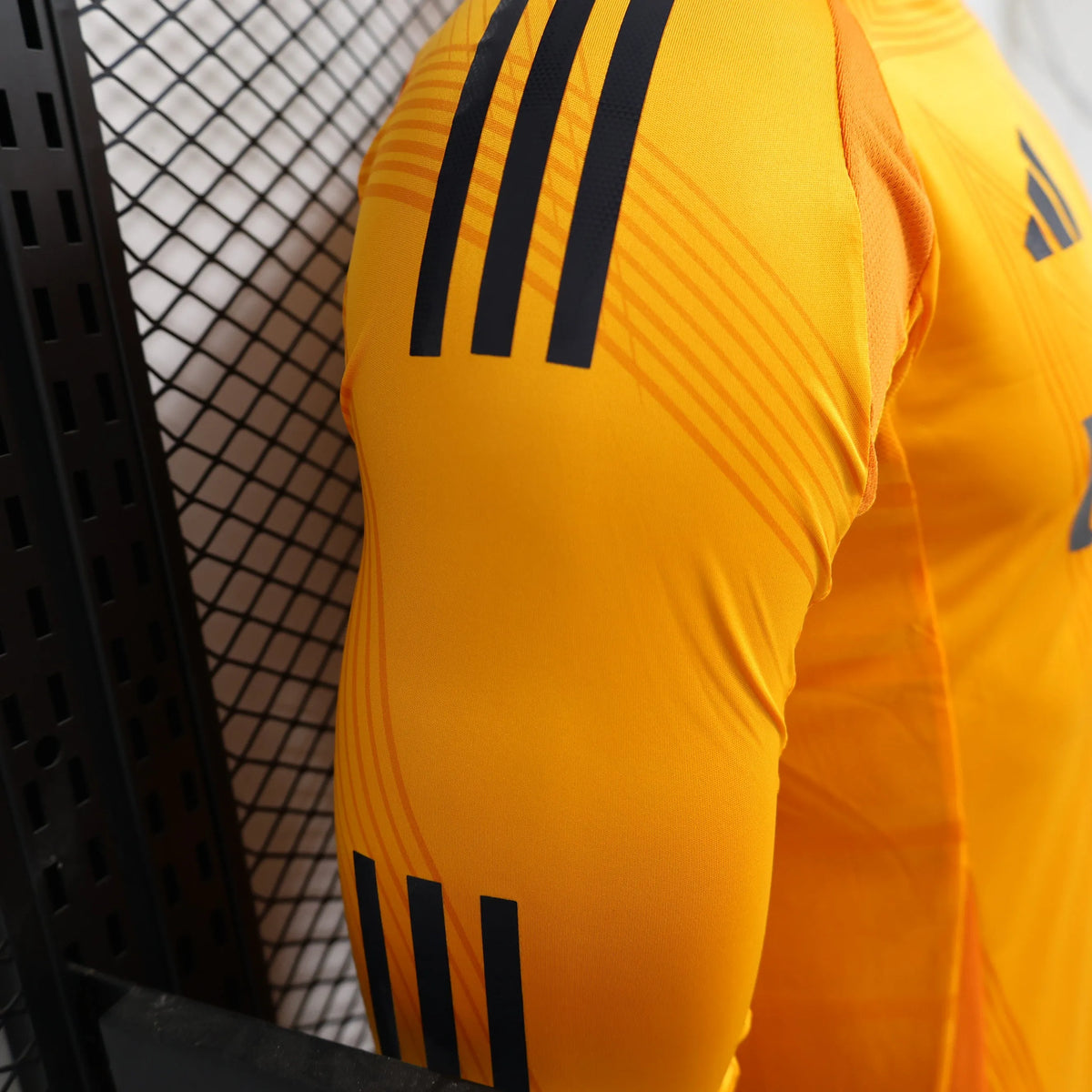 Maillot Real Madrid extérieur orange Player Version LS manches longues 2024/25