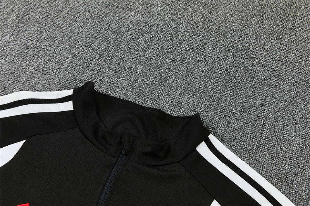Survêtement Ensemble Jogging Liverpool 2026/27 - Adulte/Enfant