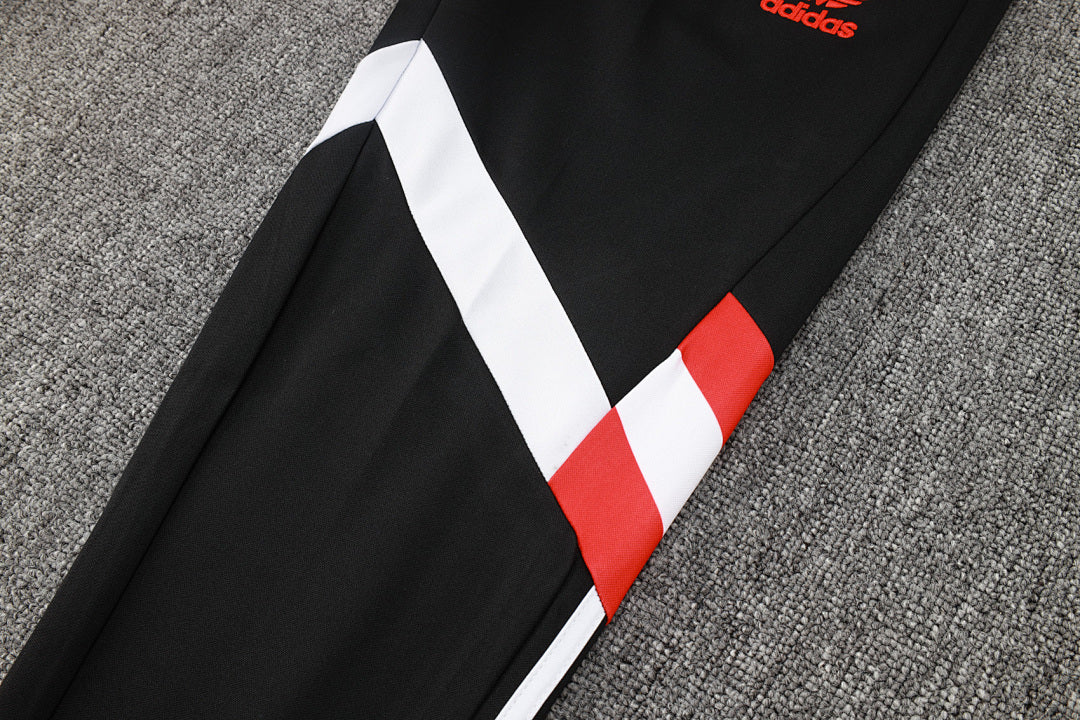 Survêtement Ensemble Jogging Manchester United 2024/25
