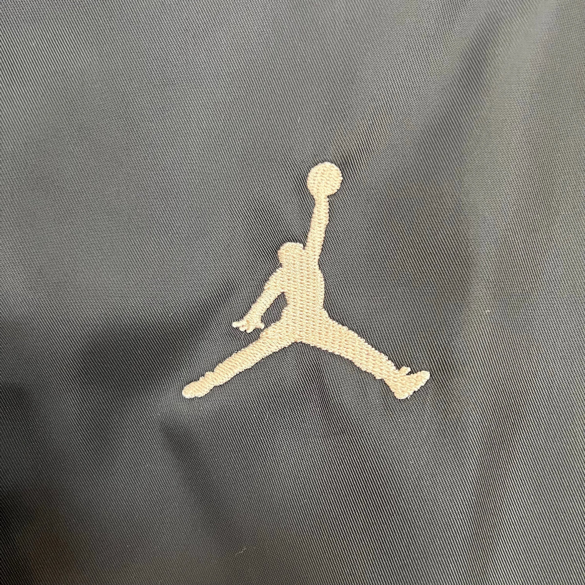 Veste coupe-vent Jordan beige/noir 2023/24